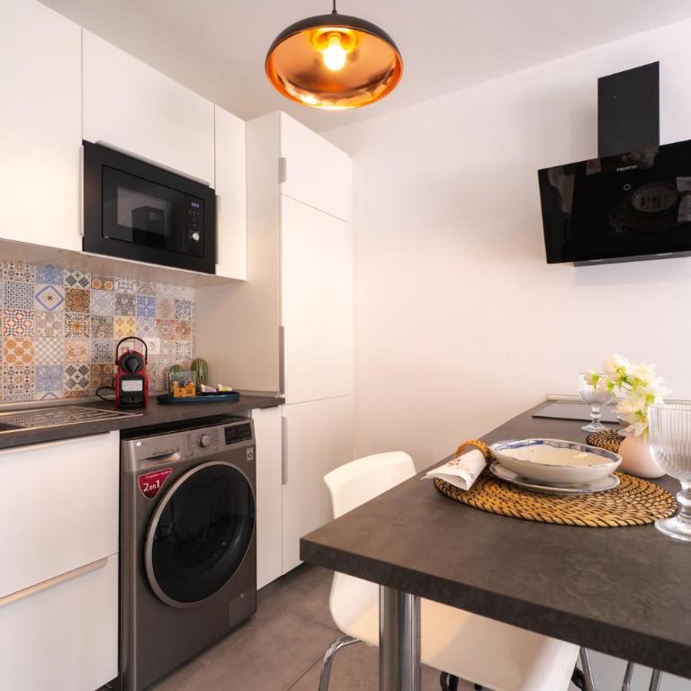 INEIKA- Modern Apartment with Pool View Terrace - Apartment with Pool View - 18
