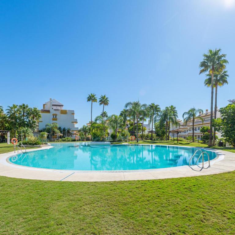 Bright Bay Calanova Grand Golf - Apartamento de 2 dormitorios con vistas al jardín - 1