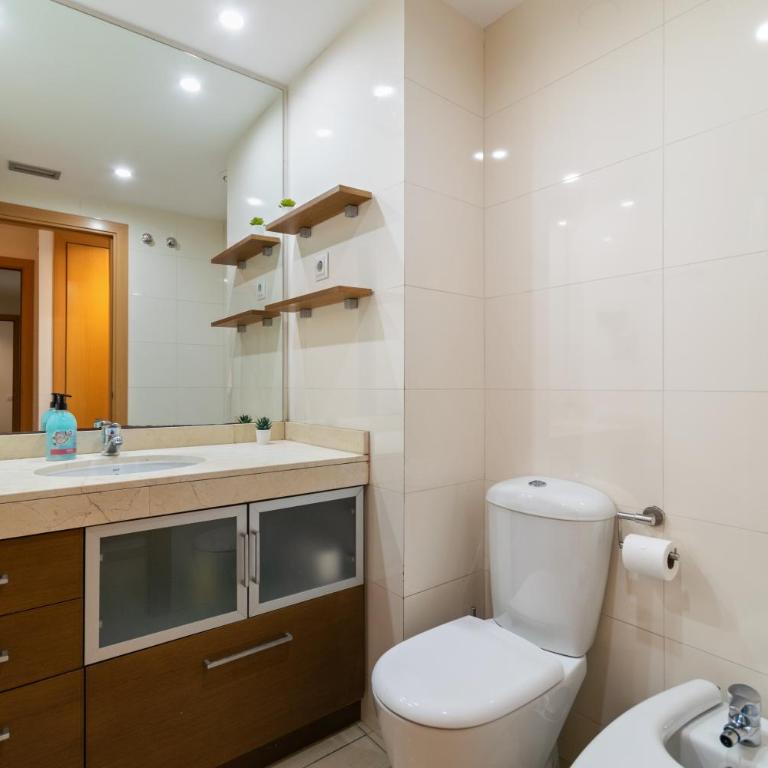 Fira Suites - Habitaciones privadas en Apartamento compartido - Habitación Doble con baño privado - 5