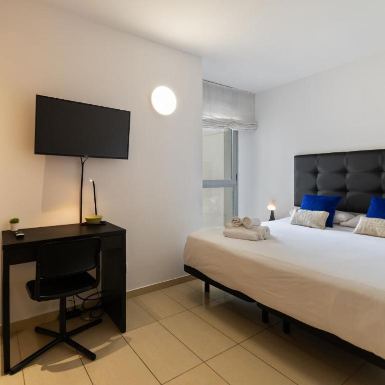 Fira Suites - Habitaciones privadas en Apartamento compartido - Habitación con cama grande - 4