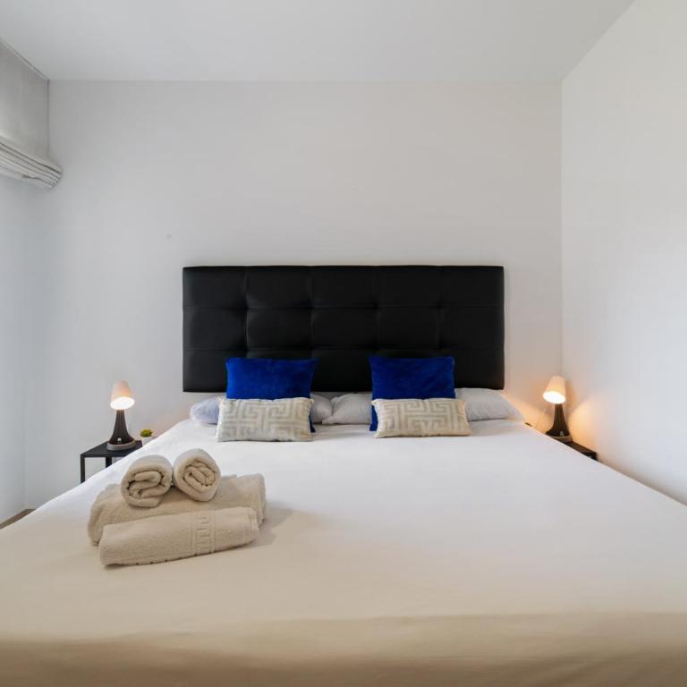 Fira Suites - Habitaciones privadas en Apartamento compartido - Habitación con cama grande - 5