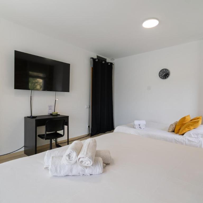 Fira Suites - Habitaciones privadas en Apartamento compartido - Habitación Familiar Deluxe - 2