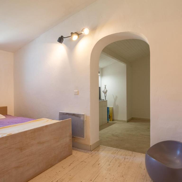 La Colombette - climatisée avec piscine - Two-Bedroom Apartment - 7