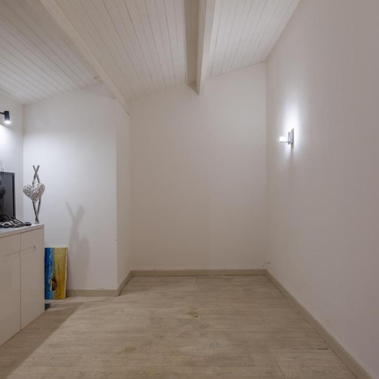 La Colombette - climatisée avec piscine - Two-Bedroom Apartment - 11