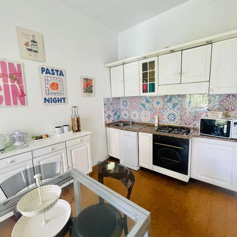 La Casa dei Fiori - Two-Bedroom Apartment - 12