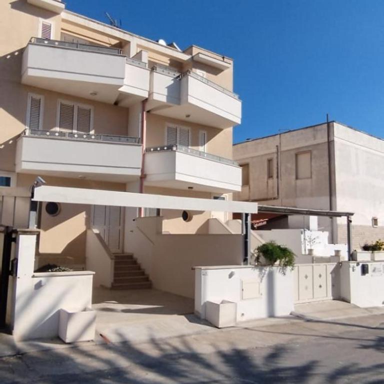 LA CASA DI CLAUDIA "appartamento vista mare 4 posti letto a 30 mt" - Appartamento - 4