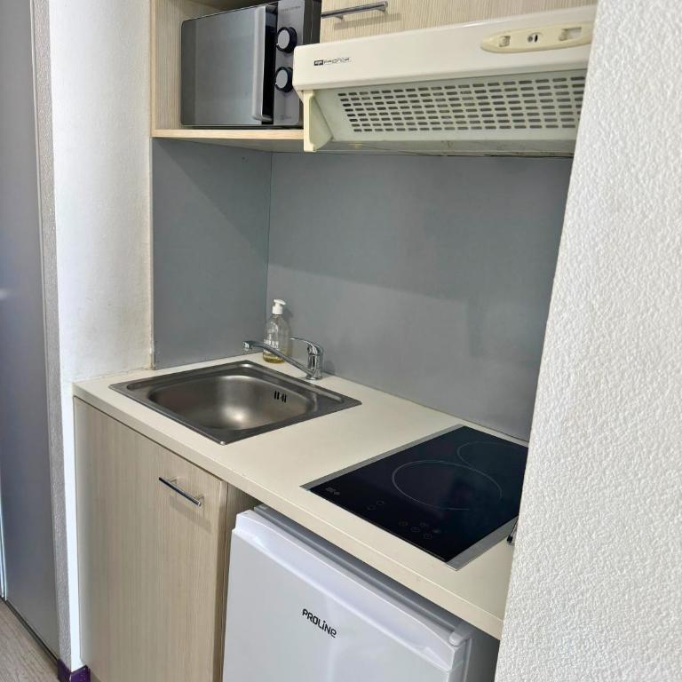 L'Essentiel - Gare - Climatisation - Proche du centre - One-Bedroom Apartment - 9