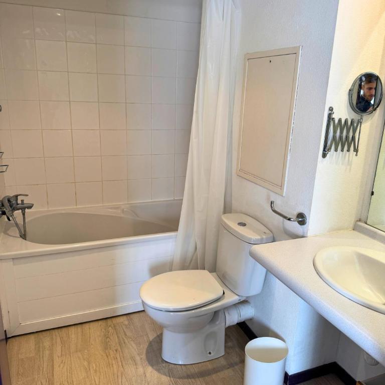 L'Essentiel - Gare - Climatisation - Proche du centre - One-Bedroom Apartment - 7