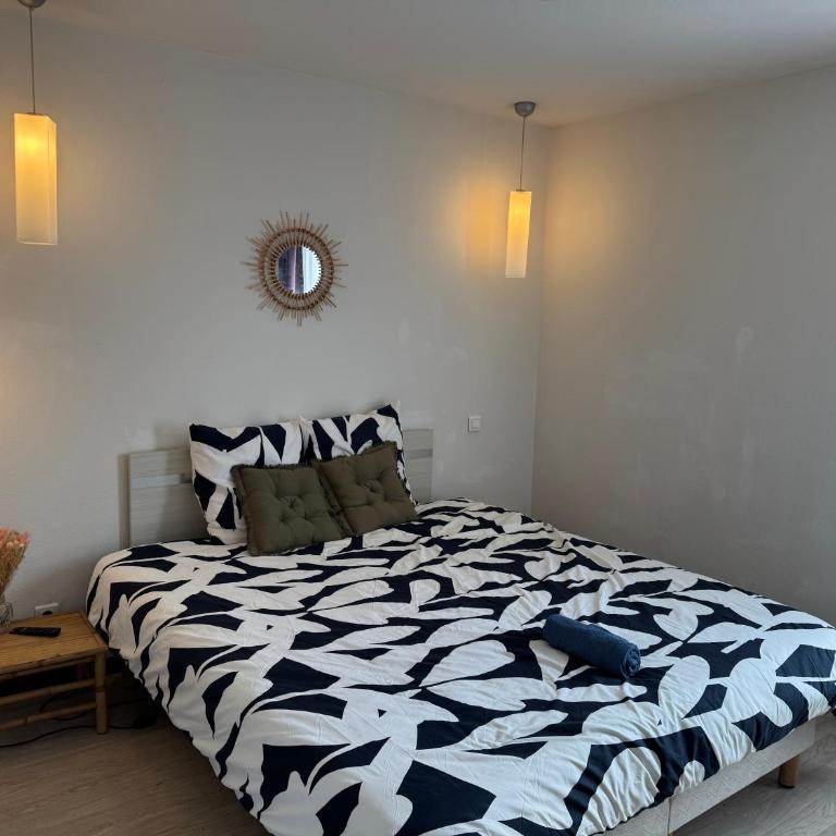 L'Essentiel - Gare - Climatisation - Proche du centre - One-Bedroom Apartment - 12