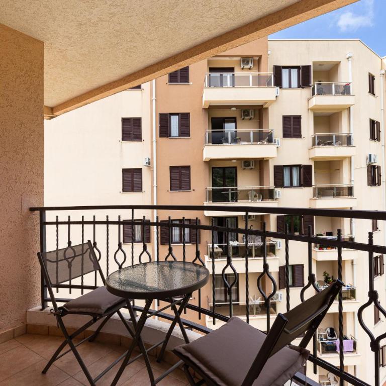 Jasmine 2-bedroom apartment - Two-Bedroom Apartment - 3