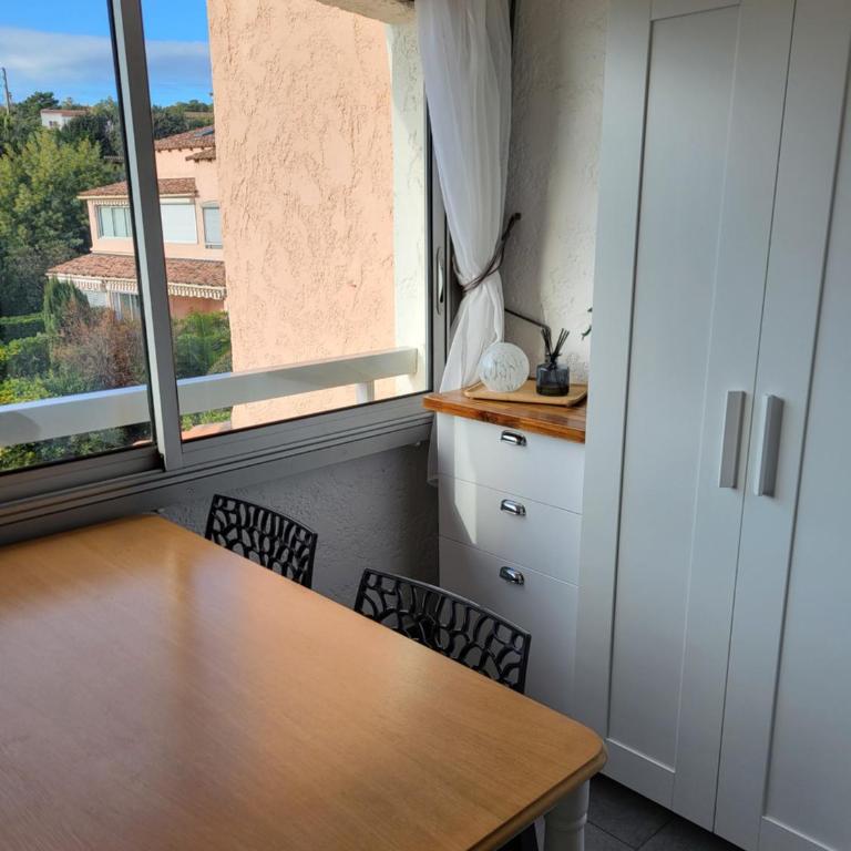 Appartement Résidence Le Miroir de la Mer - Vue Mer De 20m2 à Saint Aygulf - Appartement 1 Chambre - 32