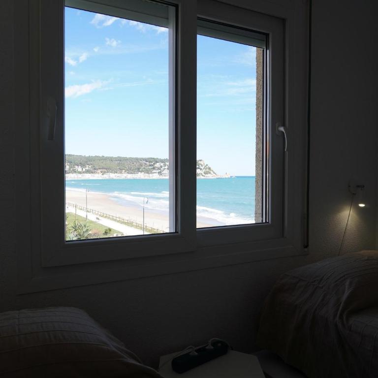 Apartamento junto al mar en L'Estartit con piscina - ES-323-83 - Apartment - 4