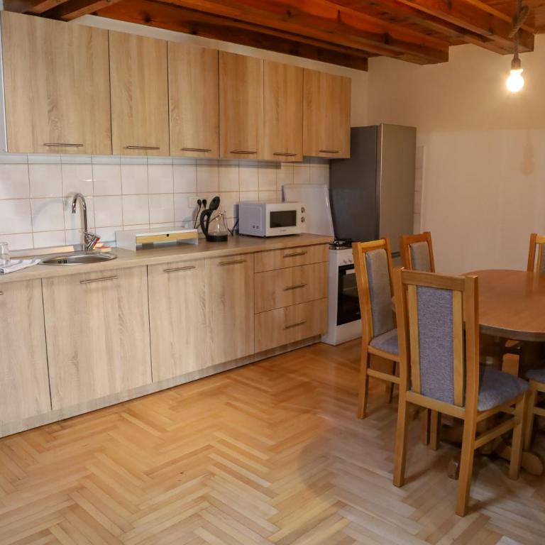 Careva Cuprija Apartment&Rooms - Porodična Soba - 1