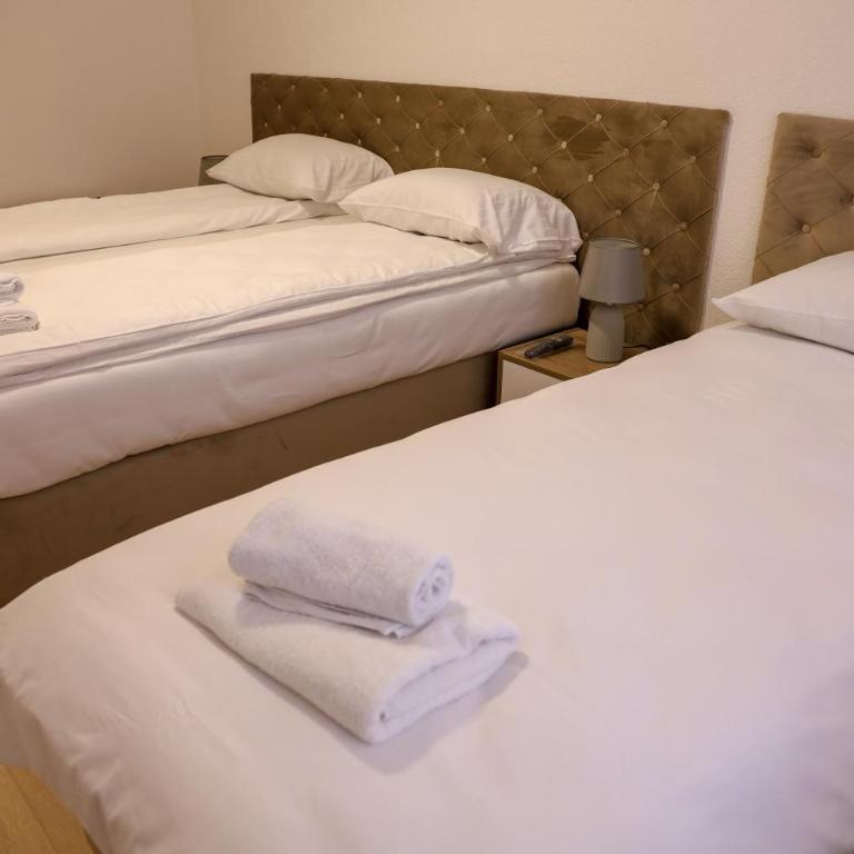 Careva Cuprija Apartment&Rooms - Trokrevetna Soba - 2