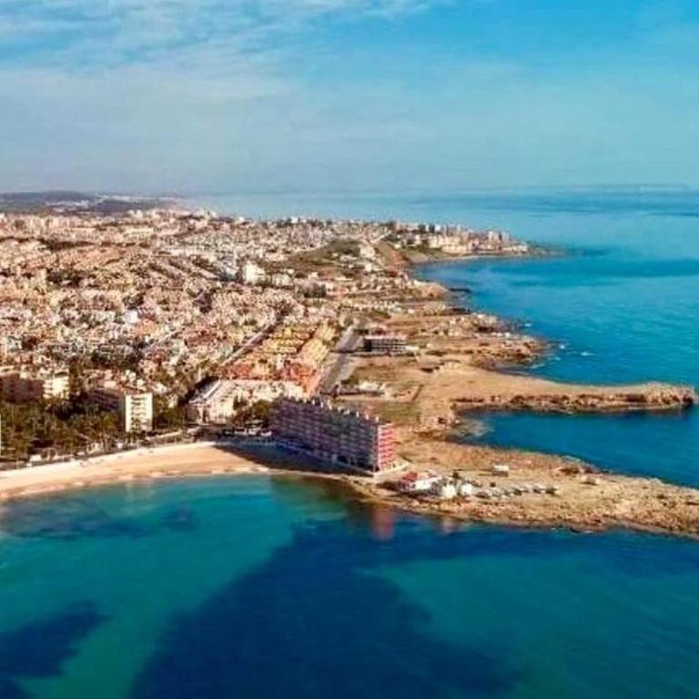 Apartment by LosLocos Beach in Torrevieja - Two-Bedroom Apartment - 5