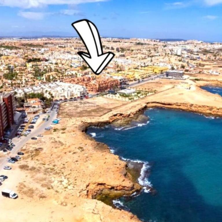 Apartment by LosLocos Beach in Torrevieja - Two-Bedroom Apartment - 16