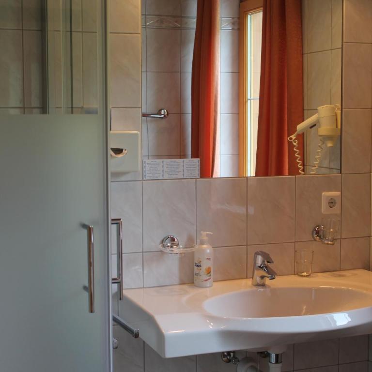 Hotel Sonne - Comfort Doppelzimmer mit Balkon - 4