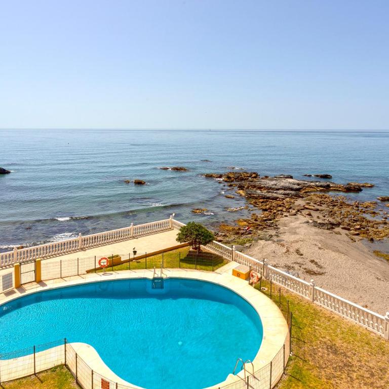 Sunstay Bellavista Flat II Benalmadena - Two-Bedroom Apartment with Terrace and Sea View - 2