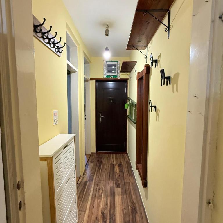 Coasthouse Budva - One-Bedroom Apartment with Balcony and City View - 12