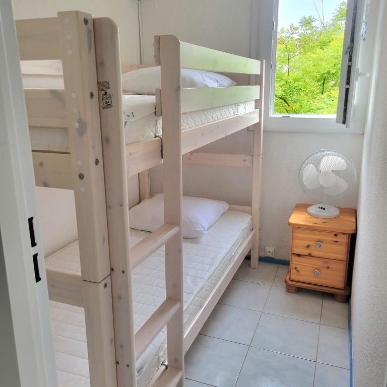 Grand studio cabine 4 personnes Clim Très bien situé - Apartment mit 1 Schlafzimmer - 11