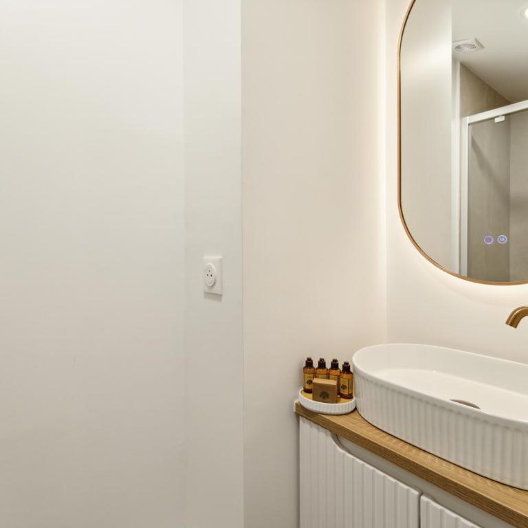 Saint Tropez 104 rue Allard 3e G - One-Bedroom Apartment - 9