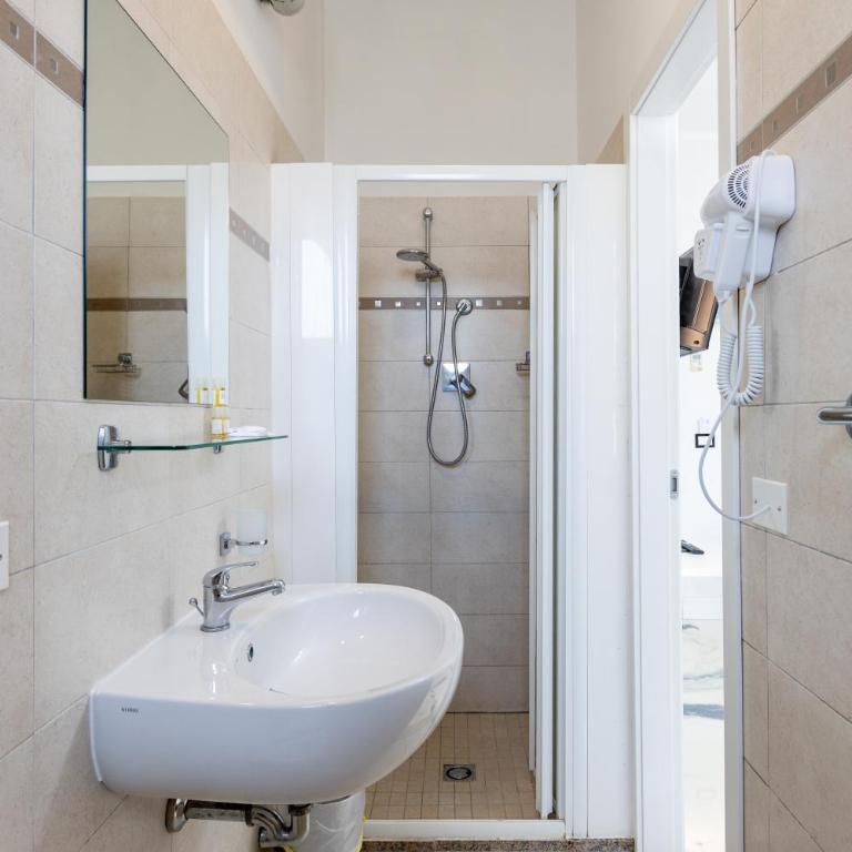 La Tour Palace Hotel & Restaurant - Suite Deluxe con Vasca Idromassaggio - 6