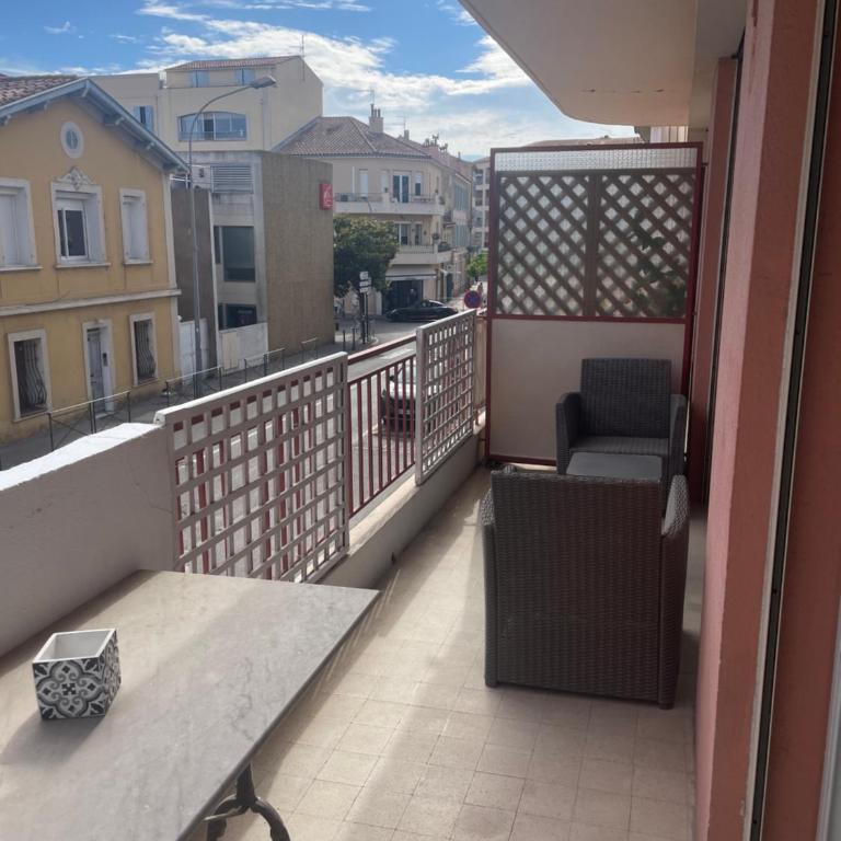 Studio à Sanary-Sur-Mer avec balcon à 200m du port - Apartment mit 1 Schlafzimmer - 8