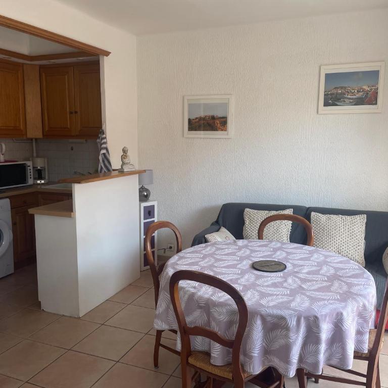 Studio à Sanary-Sur-Mer avec balcon à 200m du port - Apartment mit 1 Schlafzimmer - 6