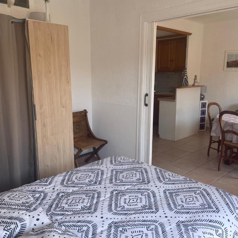 Studio à Sanary-Sur-Mer avec balcon à 200m du port - Apartment mit 1 Schlafzimmer - 10