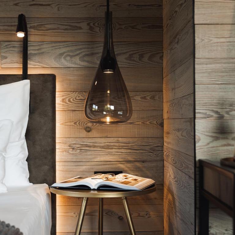 Alpenhotel Kitzbühel am Schwarzsee - 4 Sterne Superior - Suite mit Bergblick - 1