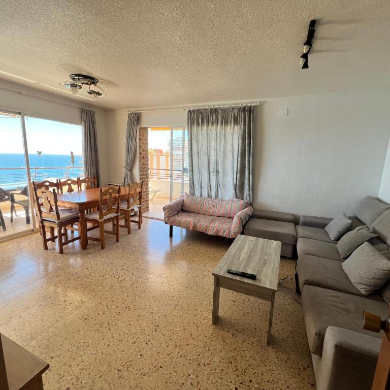 Encima del mar - Three-Bedroom Apartment - 11