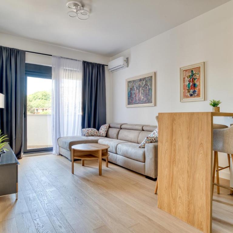 Twin Towers LT Luxury - One-Bedroom Apartment - 10