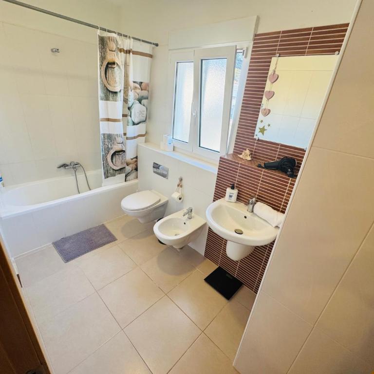 Calpe Casa adosada entorno playa y montaña tranquilidad relax jacuzzi piscina wifi aire jardin barbacoa y parking - Casa de 3 dormitorios - 37