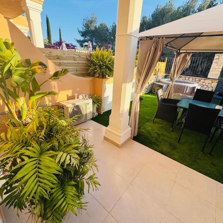 Calpe Casa adosada entorno playa y montaña tranquilidad relax jacuzzi piscina wifi aire jardin barbacoa y parking - Casa de 3 dormitorios - 38