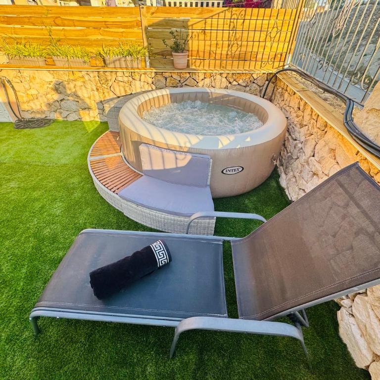 Calpe Casa adosada entorno playa y montaña tranquilidad relax jacuzzi piscina wifi aire jardin barbacoa y parking - Casa de 3 dormitorios - 51