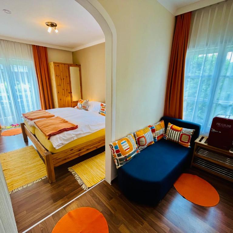 Pension am Campus Velden - Doppelzimmer mit Balkon - 1