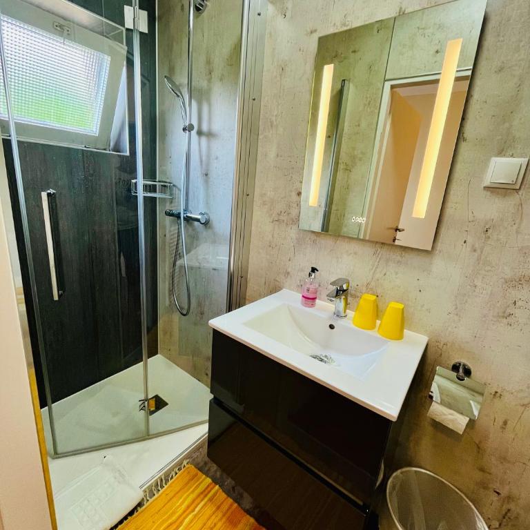 Pension am Campus Velden - Doppelzimmer mit Balkon - 3