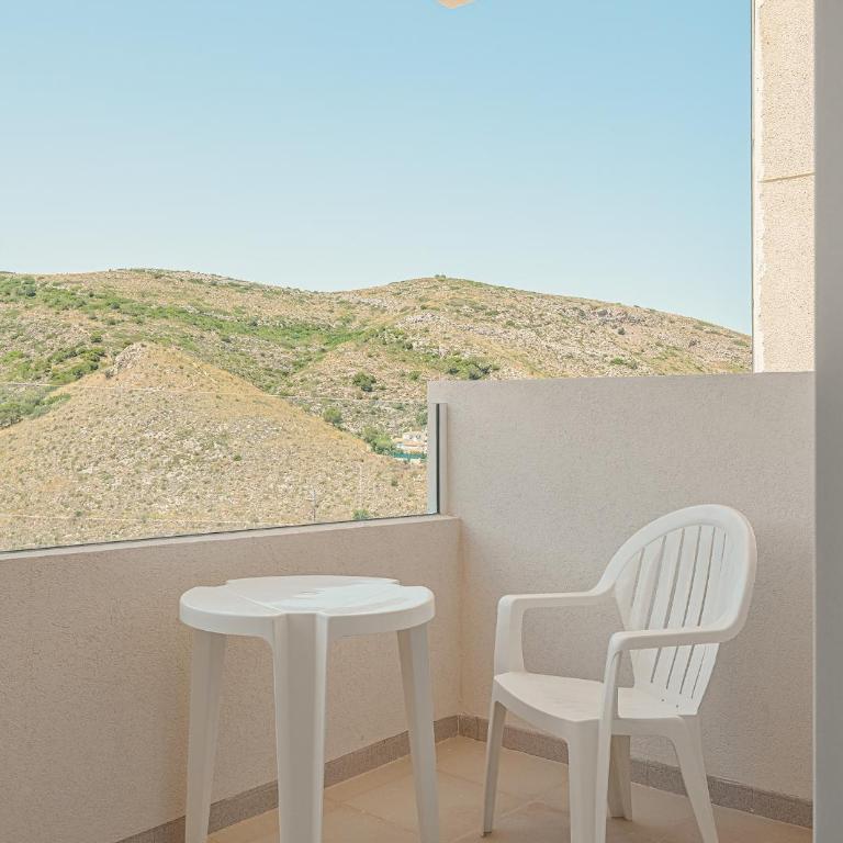 Hotel Santamarta - Chambre Double avec Lit d'Appoint (3 Adultes) - 2