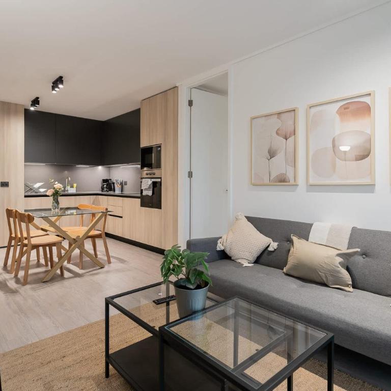 2BR Retreat in Las Condes Steps from Arauco Park - Apartamento - 10