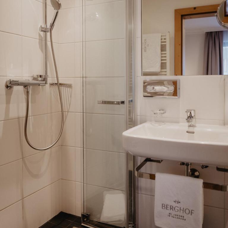 Hotel Berghof - St Johann in Salzburg - Classic Doppelzimmer - 3