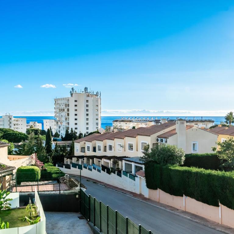 Modern Home near Marbella with Heated Pool & Hammam - Villa - 12