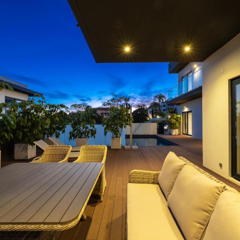 Modern Home near Marbella with Heated Pool & Hammam - Villa - 22