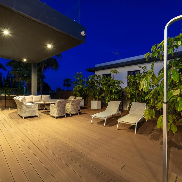 Modern Home near Marbella with Heated Pool & Hammam - Villa - 35