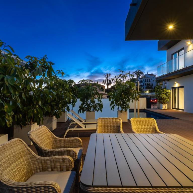 Modern Home near Marbella with Heated Pool & Hammam - Villa - 38