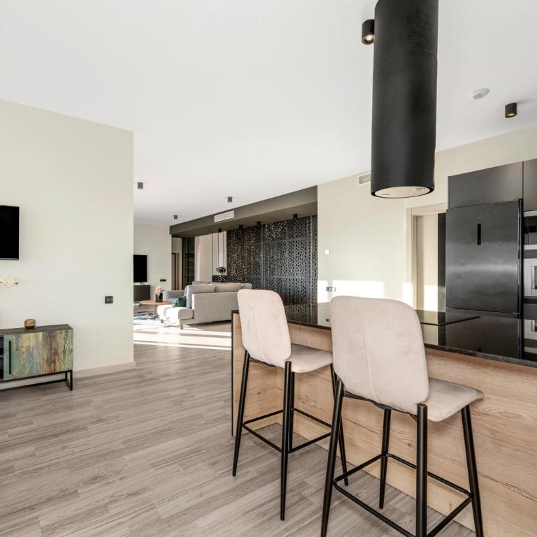Modern Home near Marbella with Heated Pool & Hammam - Villa - 48