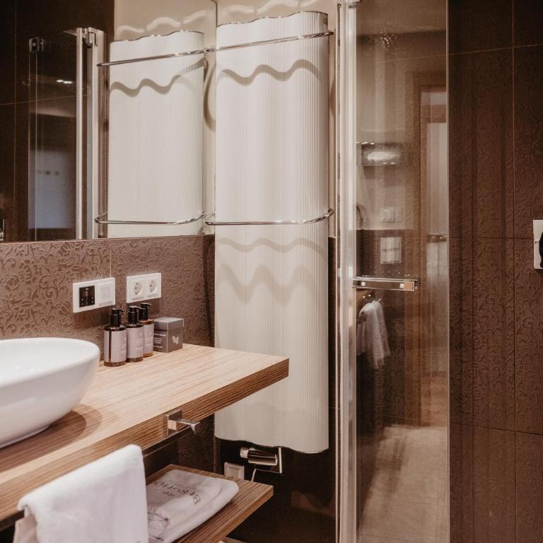 Hotel Berghof - St Johann in Salzburg - Junior Suite Deluxe - 1