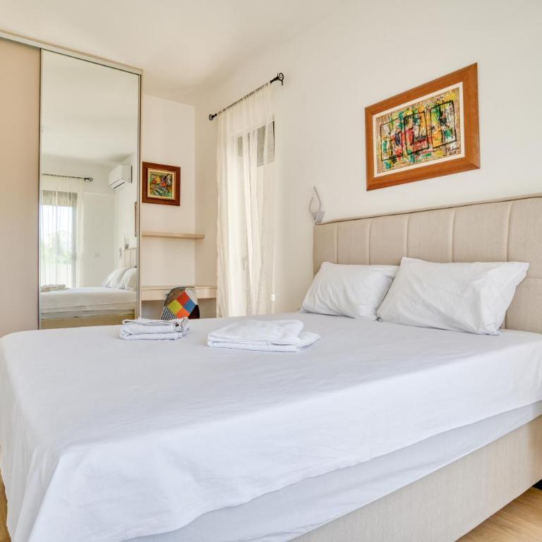Twin Towers LT Luxury - One-Bedroom Apartment - 26