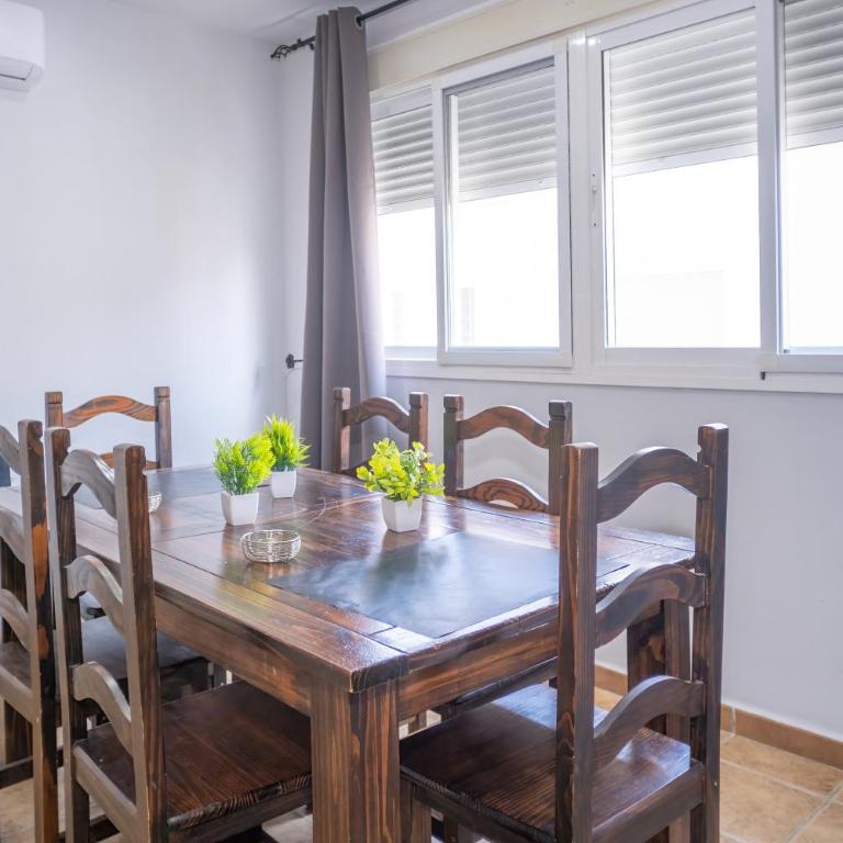 Apartalux Aqua Magic - Three-Bedroom Apartment - 18