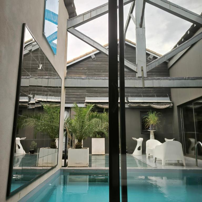 Be Loft B&B Pool & Spa - Chambre Deluxe avec Jacuzzi - 5