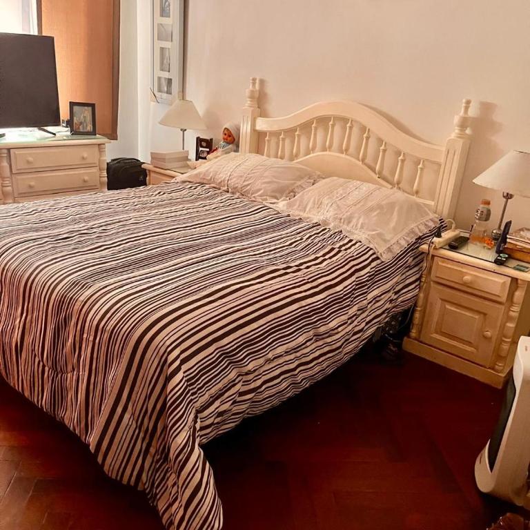 2 Habitaciones en departamento central para 5 personas con cochera al frente - Habitación Doble - 2 camas - 14